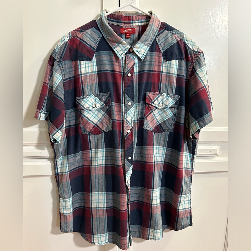 Arizona Jeans Co. Plaid Western Short Sleeve Button Down Shirt Red, White, Blue.